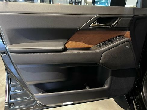 Used 2024 Lexus GX 550 AWD/4WD image 10