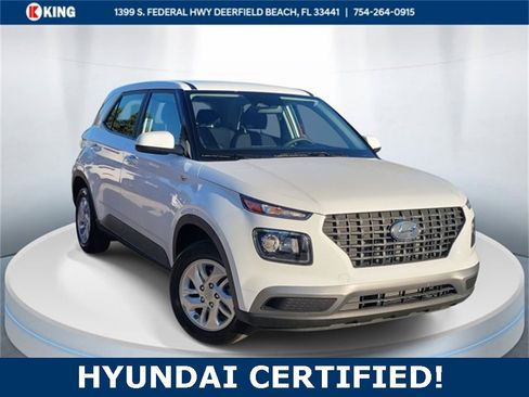 Certified 2025 Hyundai Venue SE image 1