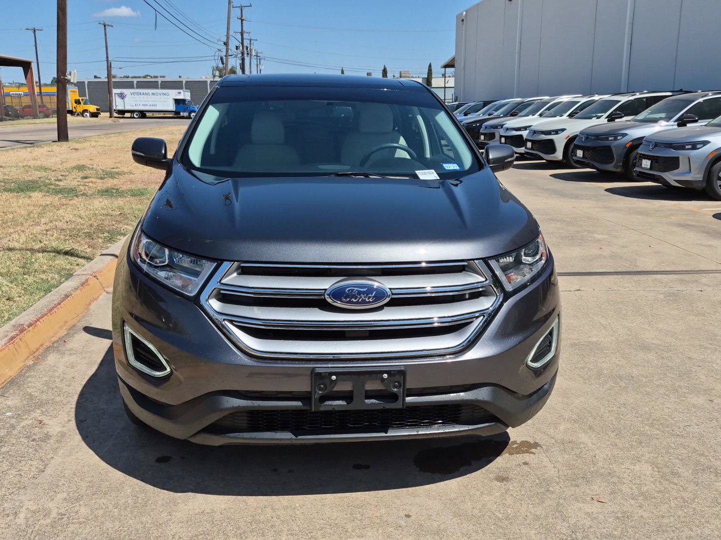 Used 2018 Ford Edge Titanium w/ Equipment Group 301A FWD image 2