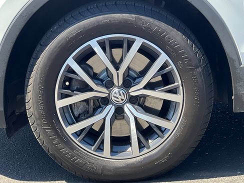 Used 2020 Volkswagen Tiguan SE w/ Panoramic Sunroof Package FWD image 42