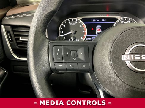 Certified 2023 Nissan Rogue S FWD image 11