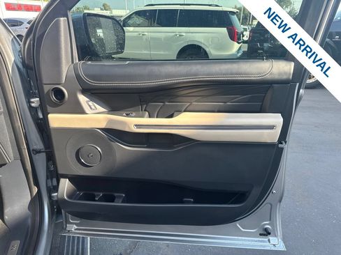 Used 2024 Ford Expedition Platinum AWD/4WD image 10