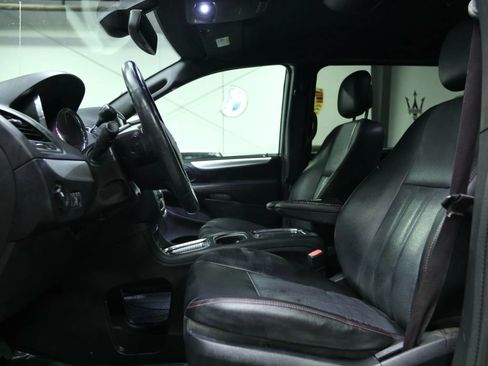 Used 2019 Dodge Grand Caravan GT image 19