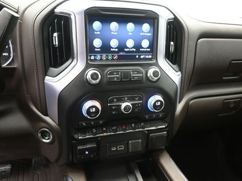 Used 2019 GMC Sierra 1500 SLT AWD/4WD image 16