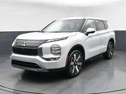 New 2025 Mitsubishi Outlander SE
