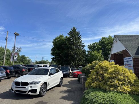 Used 2018 BMW X6 xDrive50i AWD/4WD image 1