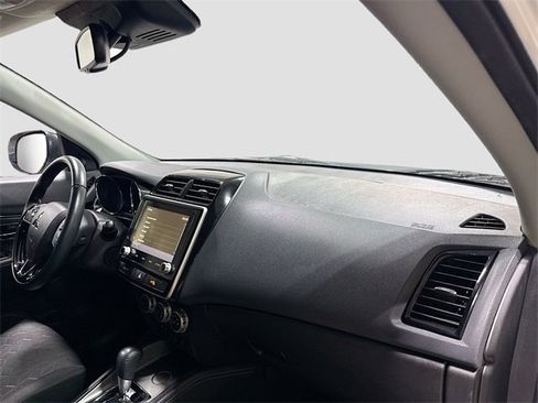 Used 2021 Mitsubishi Outlander Sport SE image 28