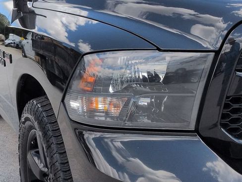 Used 2017 RAM 1500 Express w/ Express Value Package RWD image 11