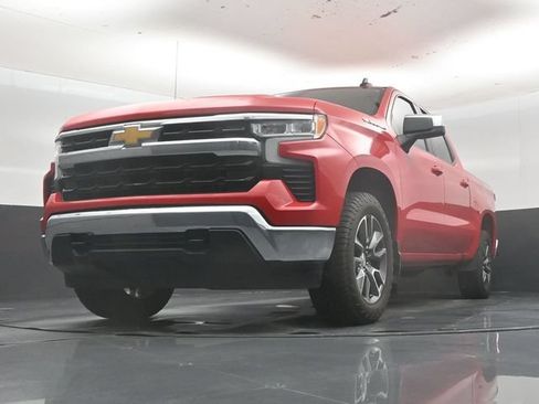 Used 2022 Chevrolet Silverado 1500 LT AWD/4WD image 49