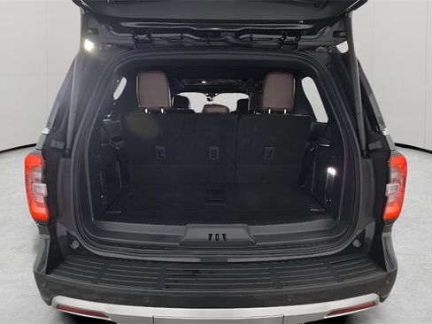 Used 2024 Ford Expedition Limited image 36