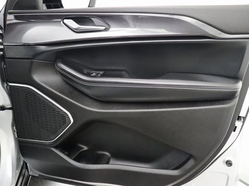 Used 2022 Jeep Grand Cherokee L Laredo image 39