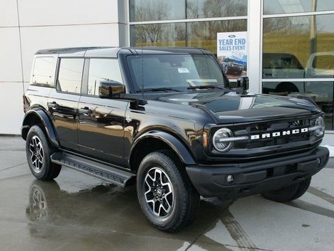 New 2026 Ford Bronco Outer Banks image 2