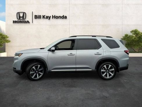 Used 2025 Honda Pilot Touring image 7