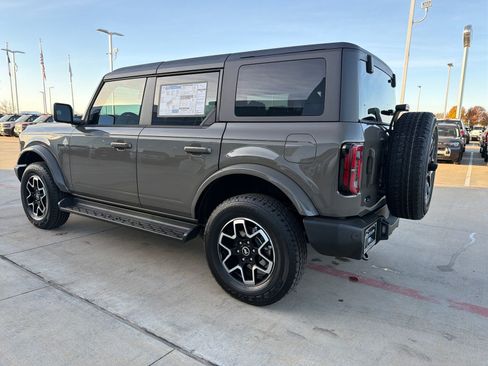 New 2025 Ford Bronco Outer Banks image 3