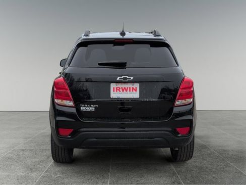 Used 2022 Chevrolet Trax LT w/ Midnight Edition image 4