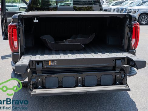 Used 2021 GMC Sierra 1500 SLT w/ SLT Premium Plus Package AWD/4WD image 30
