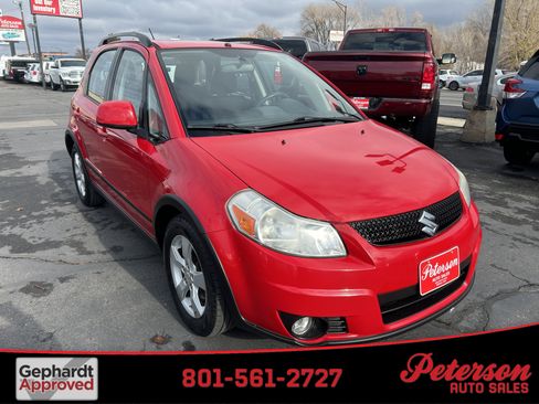 Used 2011 Suzuki SX4 Crossover image 1