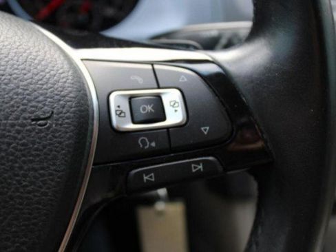 Used 2017 Volkswagen Golf S image 26