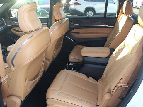 Used 2022 Jeep Grand Cherokee L Summit w/ Luxury Tech Group V image 41