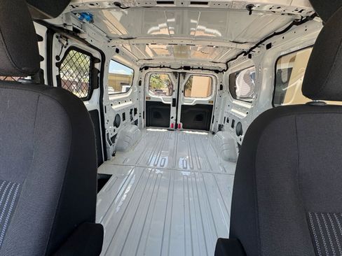 Used 2018 Ford Transit 250 130 Low Roof RWD image 15