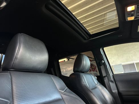 Used 2019 Toyota Tacoma TRD Off-Road image 15