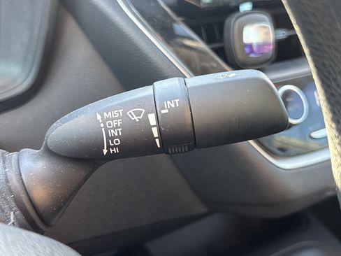 Used 2022 Toyota Corolla LE image 17