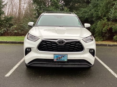 Used 2020 Toyota Highlander Limited image 19