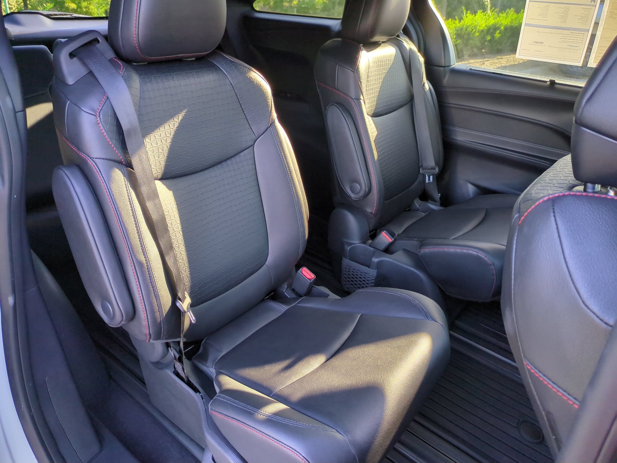 Used 2025 Toyota Sienna XSE FWD image 35