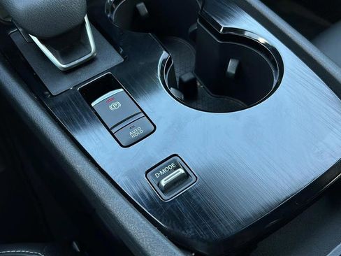 Used 2024 Nissan Rogue SL w/ SL Premium Package image 25