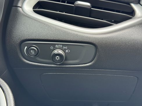 Used 2024 Chevrolet Malibu LT image 30