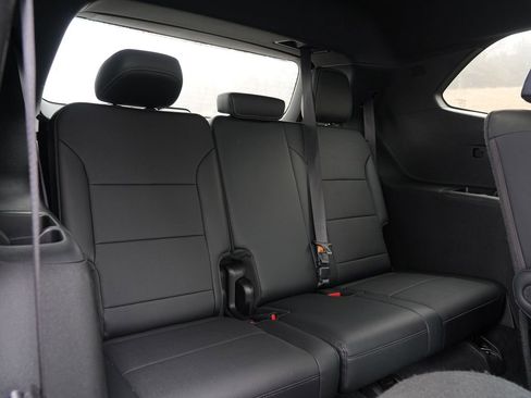 Used 2025 Buick Enclave Preferred image 28