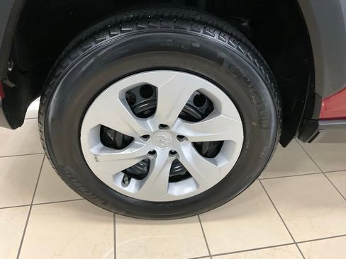 Used 2025 Toyota RAV4 LE AWD/4WD image 8