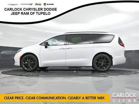 New 2026 Chrysler Pacifica Limited image 64