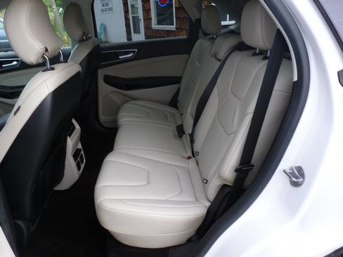 Used 2015 Ford Edge Titanium w/ Technology Package AWD/4WD image 28