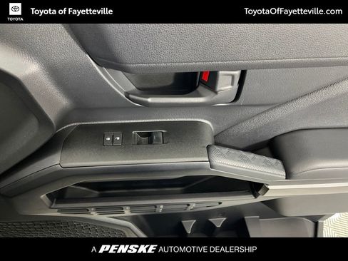Certified 2025 Toyota 4Runner SR5 AWD/4WD image 19