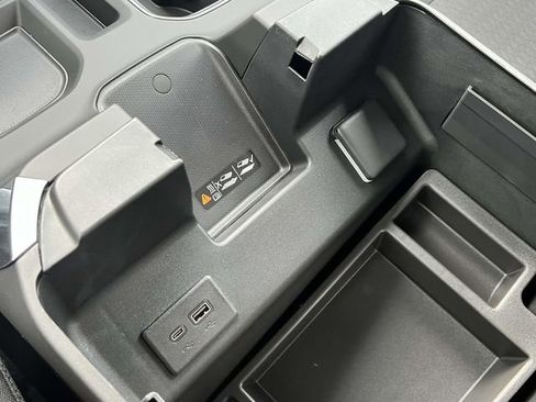 Used 2025 GMC Sierra 1500 Elevation image 23