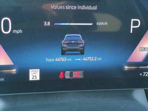 Used 2024 BMW iX xDrive50 w/ Premium Package AWD/4WD image 11