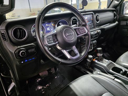 Used 2022 Jeep Wrangler Unlimited Sahara AWD/4WD image 25