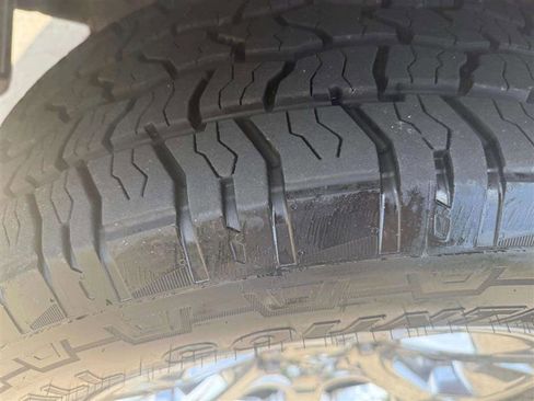 Used 2014 RAM 1500 Laramie image 17