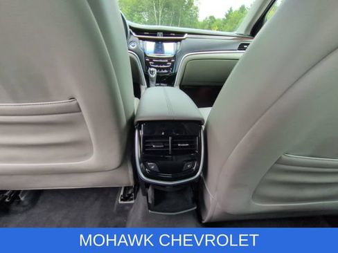 Used 2014 Cadillac XTS Luxury FWD image 21