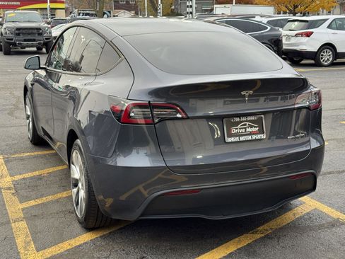 Used 2020 Tesla Model Y Long Range image 18