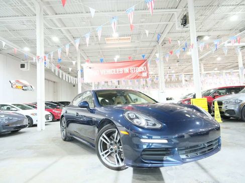 Used 2014 Porsche Panamera 4 image 2
