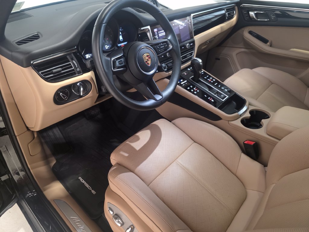 Certified 2026 Porsche Macan S AWD/4WD image 6