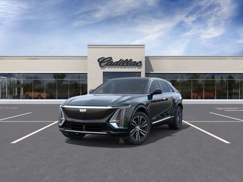 Used 2027 Cadillac Lyriq Luxury w/ LPO, Floor Liner Package AWD/4WD image 8