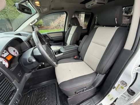 Used 2012 Nissan Titan PRO-4X image 10