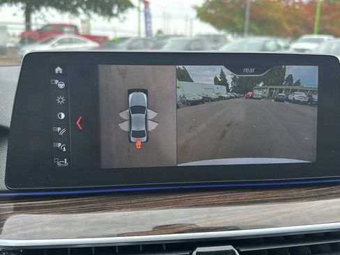 Used 2017 BMW 530i xDrive image 18