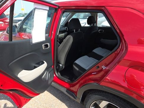 Used 2022 Hyundai Venue SEL w/ Cargo Package image 34