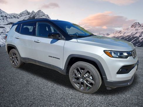 Used 2026 Jeep Compass Limited w/ Sun, Sound & Navigation Group image 8