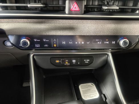 New 2026 Kia Carnival EX FWD image 21