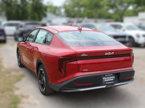 Certified 2025 Kia K4 EX FWD image 11
